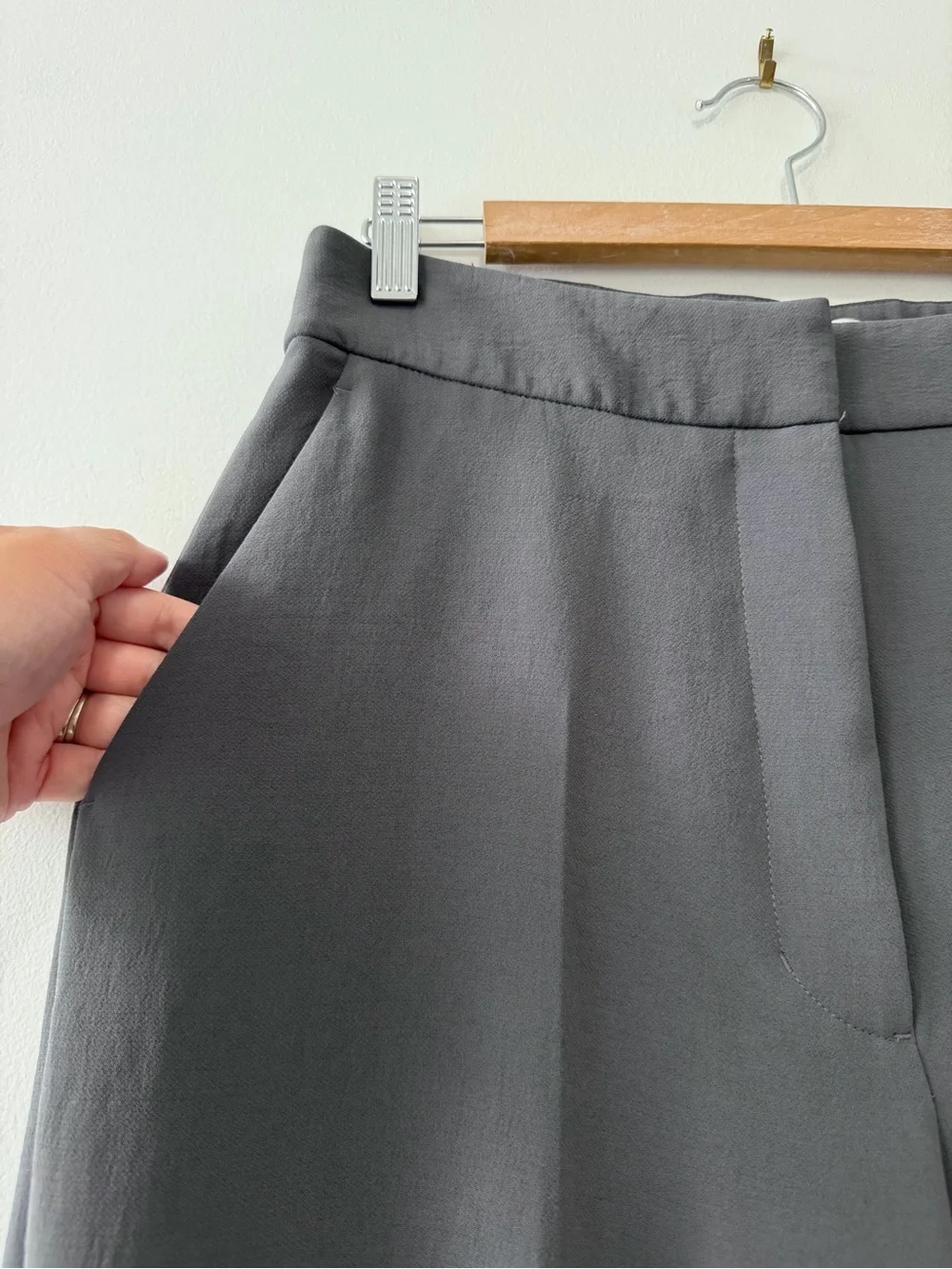 Aritzia The Limitless High-Rise Wide Leg Pant Coal Grey Crepette Sz 10 NWOT - Picture 7 of 16